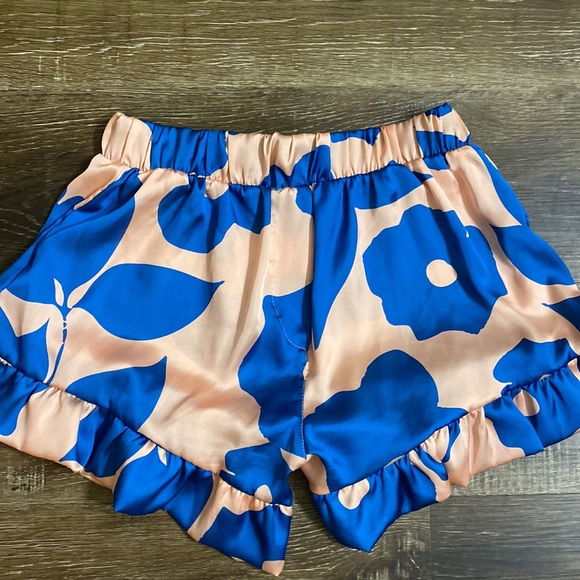 Lobo.Rosa Shorts - Picture 3 of 7